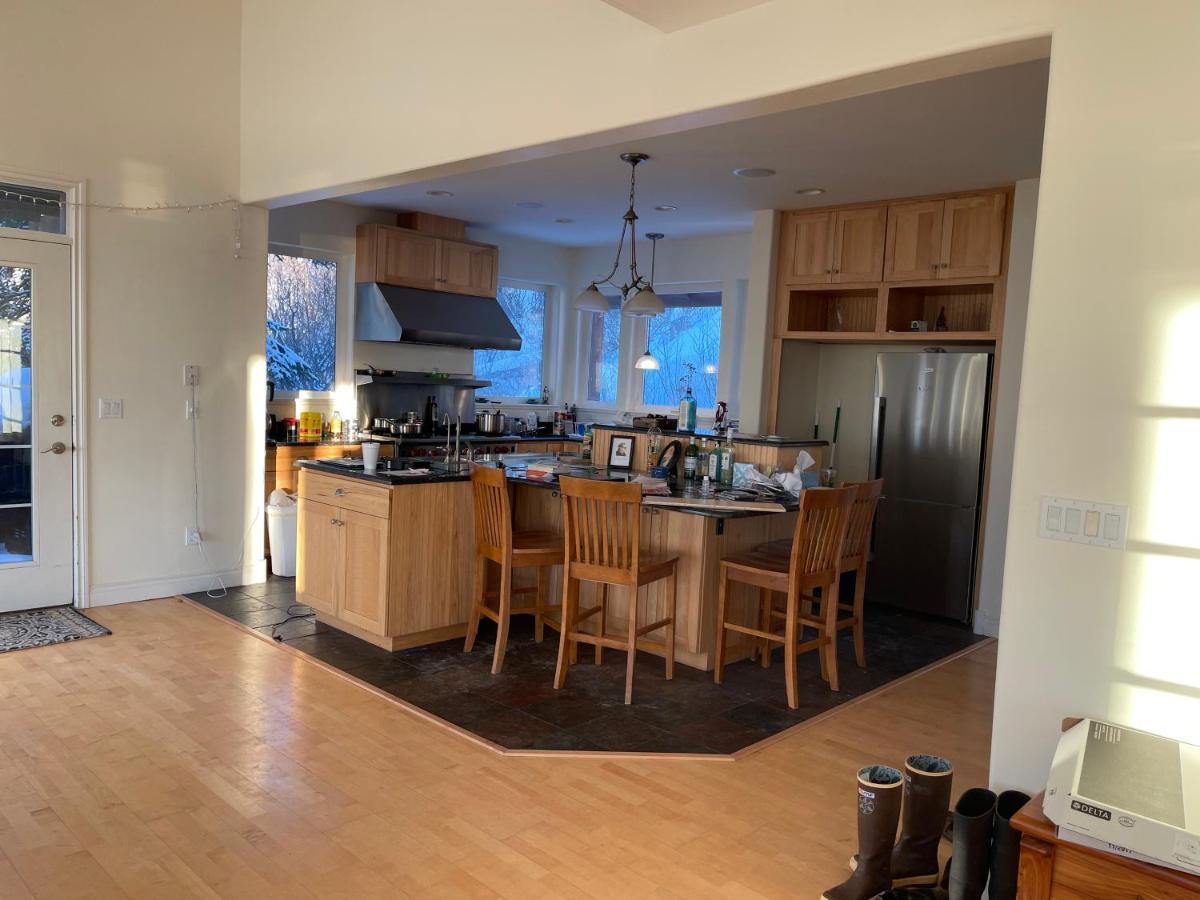 Frenchy'S Adventure Bed And Breakfast 앵커리지 외부 사진
