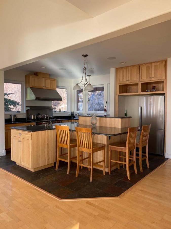 Frenchy'S Adventure Bed And Breakfast 앵커리지 외부 사진