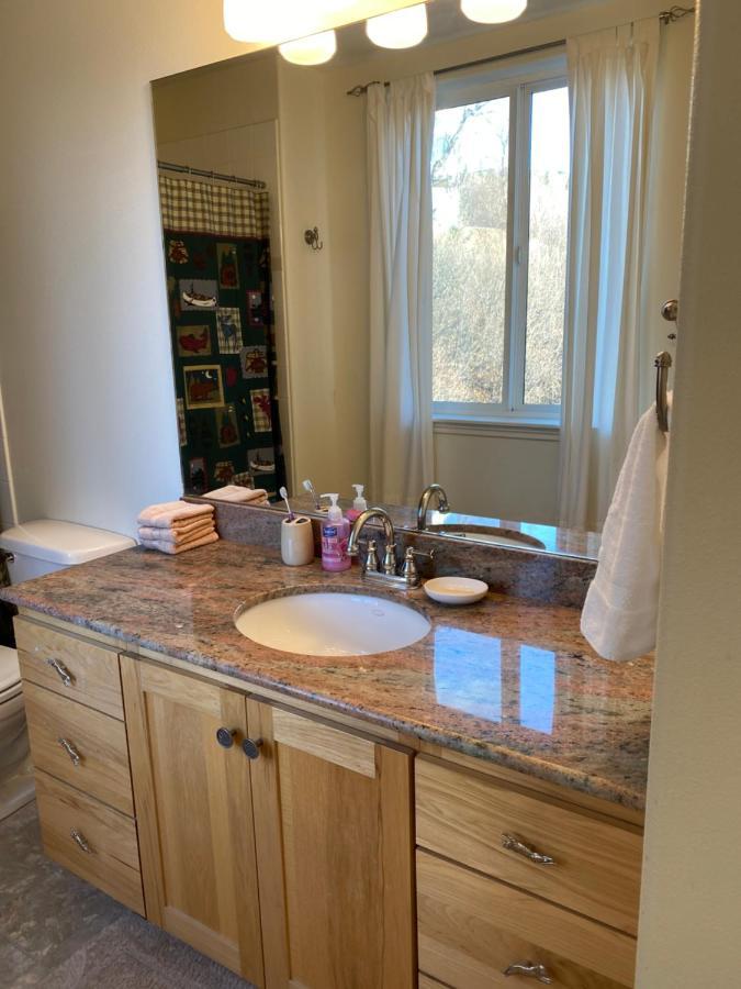 Frenchy'S Adventure Bed And Breakfast 앵커리지 외부 사진