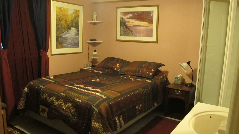 Frenchy'S Adventure Bed And Breakfast 앵커리지 외부 사진